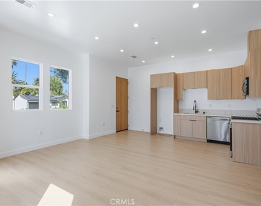 7700 Lasaine Avenue - Photo Thumbnail 2