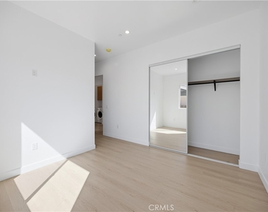 7700 Lasaine Avenue - Photo Thumbnail 9