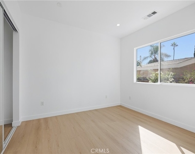 7700 Lasaine Avenue - Photo Thumbnail 10