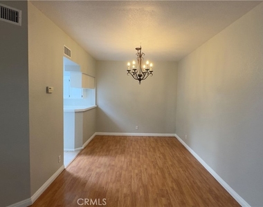 513 Water Oak Lane - Photo Thumbnail 3
