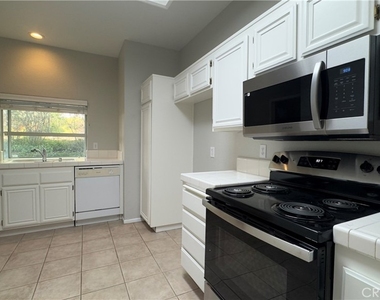 513 Water Oak Lane - Photo Thumbnail 5