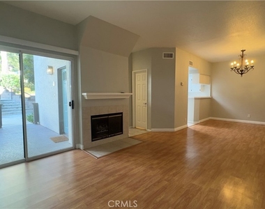 513 Water Oak Lane - Photo Thumbnail 2
