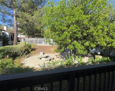 513 Water Oak Lane - Photo Thumbnail 8