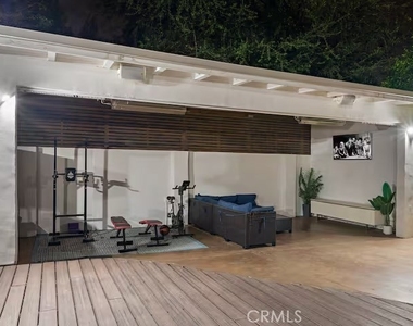 16806 Addison Street - Photo Thumbnail 26