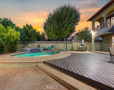 16806 Addison Street - Photo Thumbnail 22