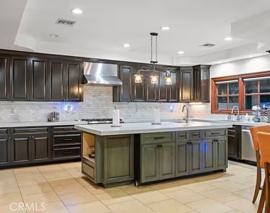 16806 Addison Street - Photo Thumbnail 7