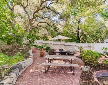 3747 El Lado Drive - Photo Thumbnail 43