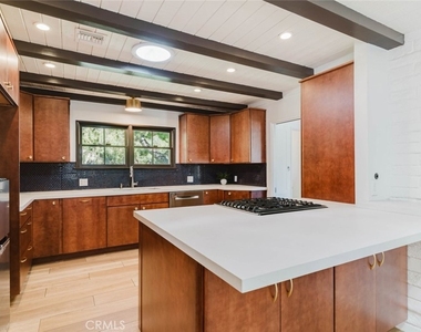 3747 El Lado Drive - Photo Thumbnail 17