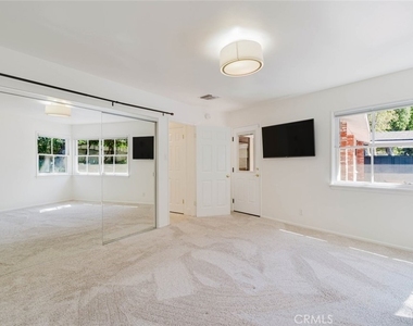 3747 El Lado Drive - Photo Thumbnail 22