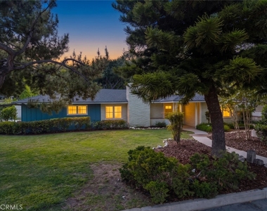 3747 El Lado Drive - Photo Thumbnail 2