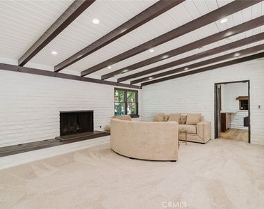 3747 El Lado Drive - Photo Thumbnail 10