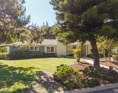 3747 El Lado Drive - Photo Thumbnail 3