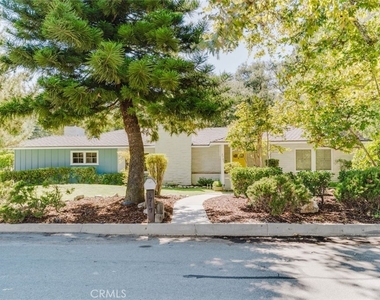 3747 El Lado Drive - Photo Thumbnail 1