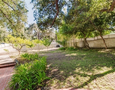 3747 El Lado Drive - Photo Thumbnail 44