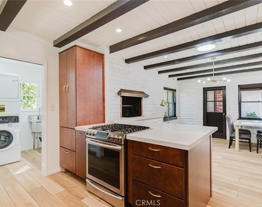 3747 El Lado Drive - Photo Thumbnail 20