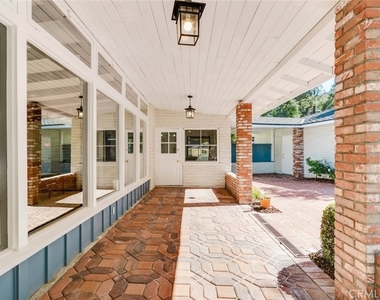3747 El Lado Drive - Photo Thumbnail 32