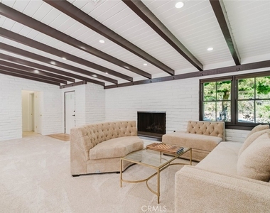 3747 El Lado Drive - Photo Thumbnail 11