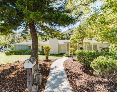 3747 El Lado Drive - Photo Thumbnail 7