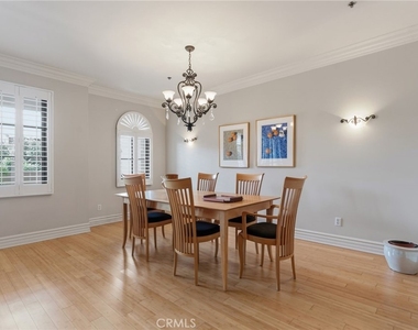 850 N Croft Avenue - Photo Thumbnail 10
