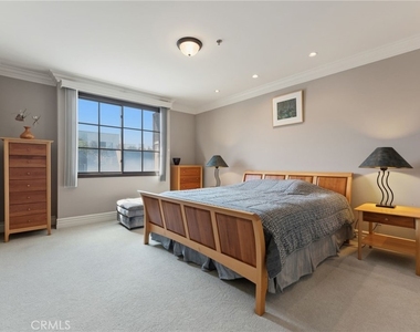850 N Croft Avenue - Photo Thumbnail 20