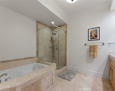 850 N Croft Avenue - Photo Thumbnail 23