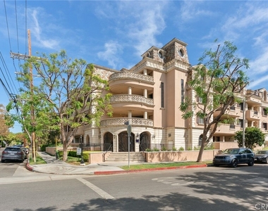 850 N Croft Avenue - Photo Thumbnail 33