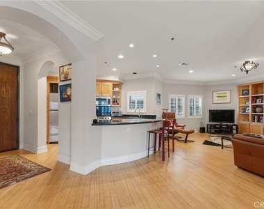 850 N Croft Avenue - Photo Thumbnail 30