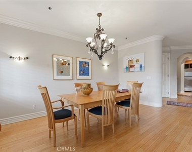 850 N Croft Avenue - Photo Thumbnail 11