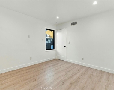 1427 N Bronson Ave - Photo Thumbnail 22