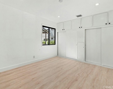1427 N Bronson Ave - Photo Thumbnail 19
