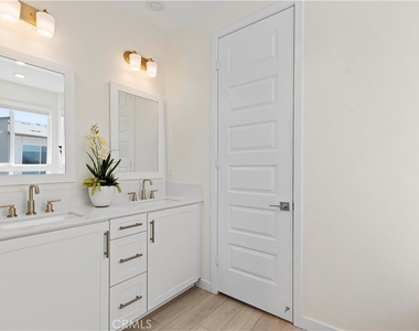 27553 Sanctuary Court - Photo Thumbnail 12
