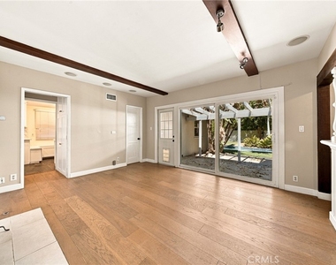 13047 Magnolia Boulevard - Photo Thumbnail 20