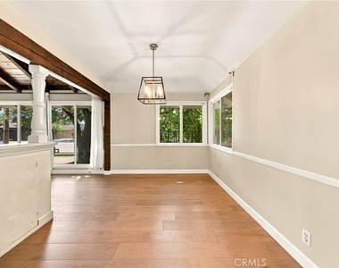 13047 Magnolia Boulevard - Photo Thumbnail 11