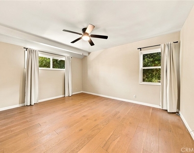 13047 Magnolia Boulevard - Photo Thumbnail 29