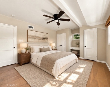 13047 Magnolia Boulevard - Photo Thumbnail 24