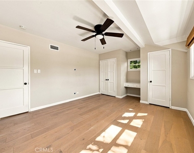 13047 Magnolia Boulevard - Photo Thumbnail 25