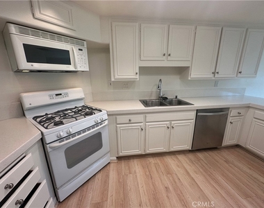 2602 Calle Elegante - Photo Thumbnail 16