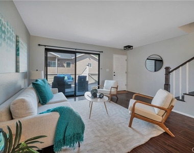 2721 Gramercy Avenue - Photo Thumbnail 3