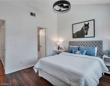 2721 Gramercy Avenue - Photo Thumbnail 12