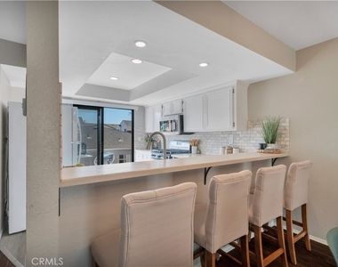 2721 Gramercy Avenue - Photo Thumbnail 6