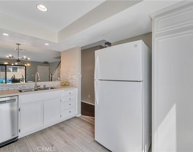 2721 Gramercy Avenue - Photo Thumbnail 9