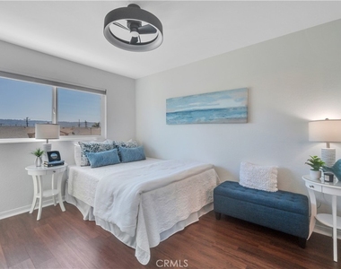 2721 Gramercy Avenue - Photo Thumbnail 17