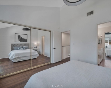 2721 Gramercy Avenue - Photo Thumbnail 13