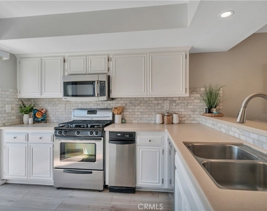 2721 Gramercy Avenue - Photo Thumbnail 7
