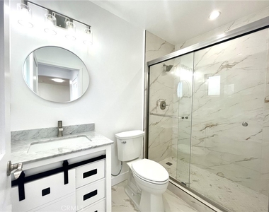 624 W 38th Street - Photo Thumbnail 7