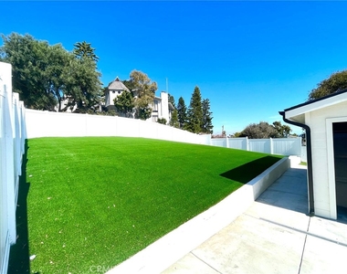 624 W 38th Street - Photo Thumbnail 18