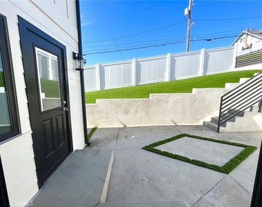 624 W 38th Street - Photo Thumbnail 13