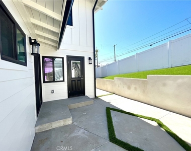 624 W 38th Street - Photo Thumbnail 12