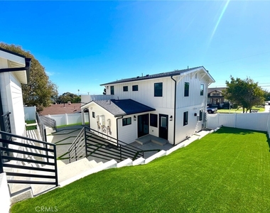 624 W 38th Street - Photo Thumbnail 16