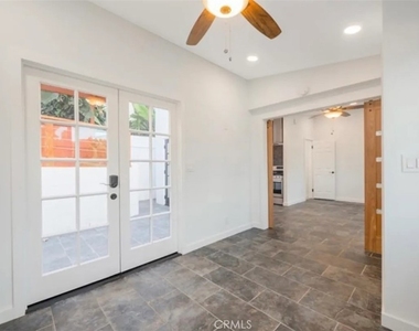 1060 W 6th - Photo Thumbnail 3